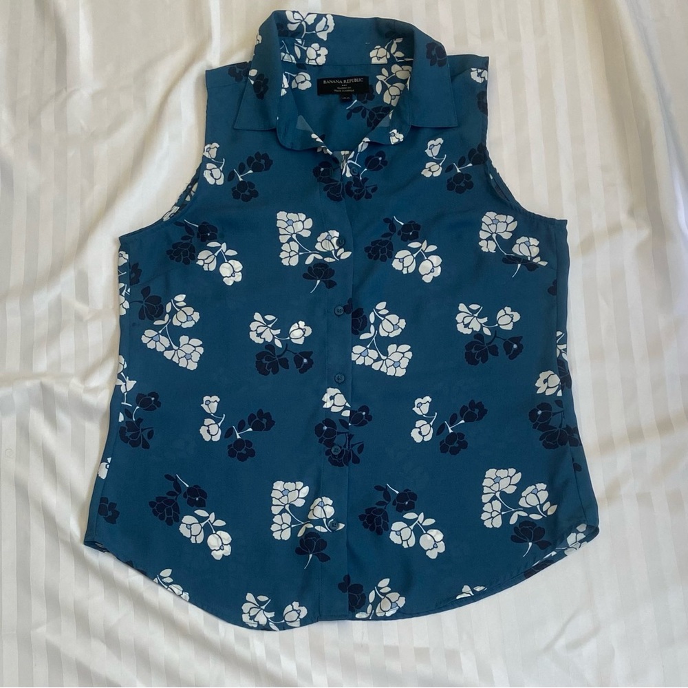 Banana Republic sleeveless blouse - Picture 4 of 6